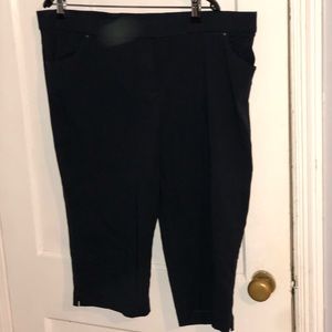 Blue knee cropped pants
